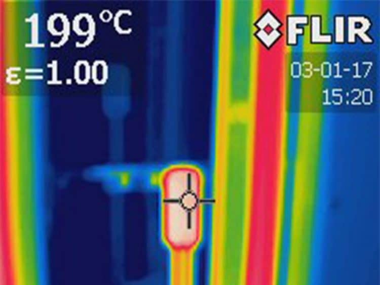 Régulation automatique de la température ambiante par air pulsé.