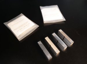 Éprouvettes standardisées pour les chocs Charpy, Izod, pour tous les matériaux.