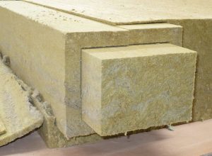 Bloc de laine de verre découpé avec précision